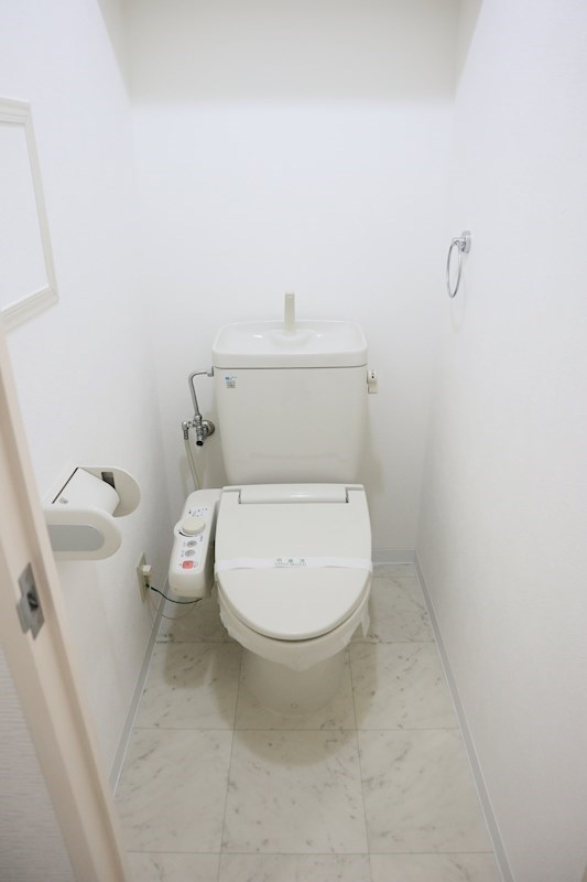 トイレ　同タイプ参考写真