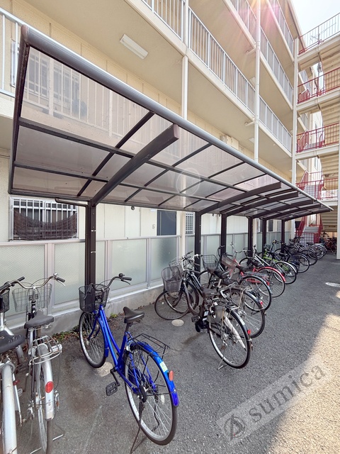 その他共有部分　屋根付き駐輪場が嬉しいです♪♪