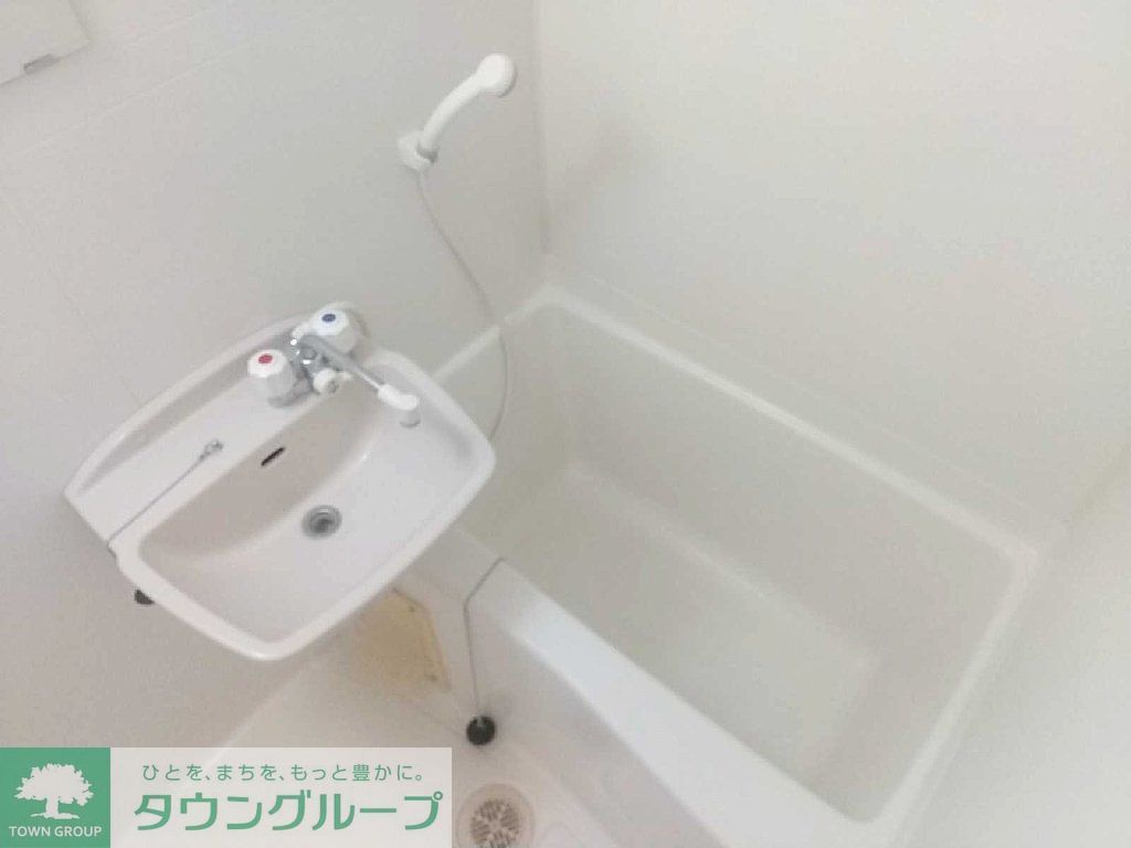 バス・シャワールーム　※設備・仕様は現況と異なる場合があります。