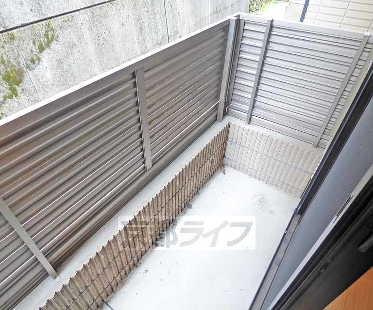 バルコニー　広いバルコニです