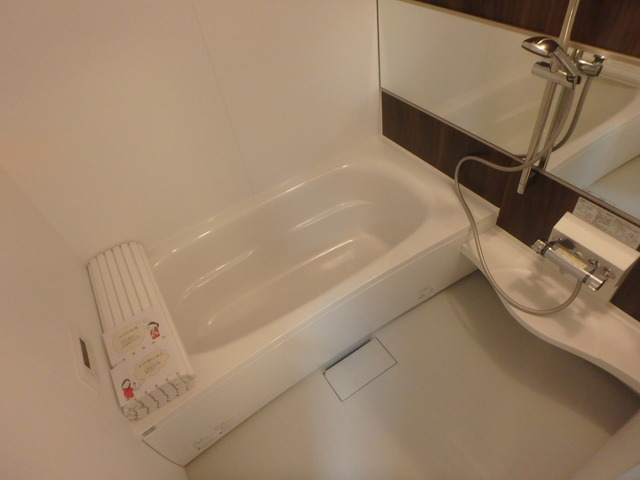 バス・シャワールーム　大きな１坪風呂でゆったりバス他無