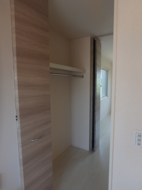 収納　収納たっぷりウォークスルーＣＬ