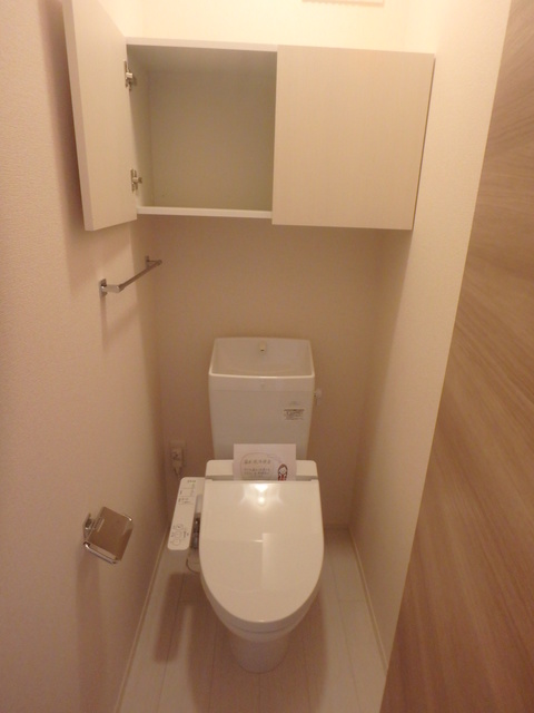 トイレ　温水洗浄暖房便座付