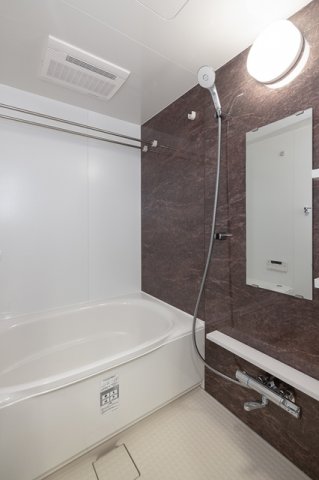 バス・シャワールーム　※写真は同タイプ住戸です。
