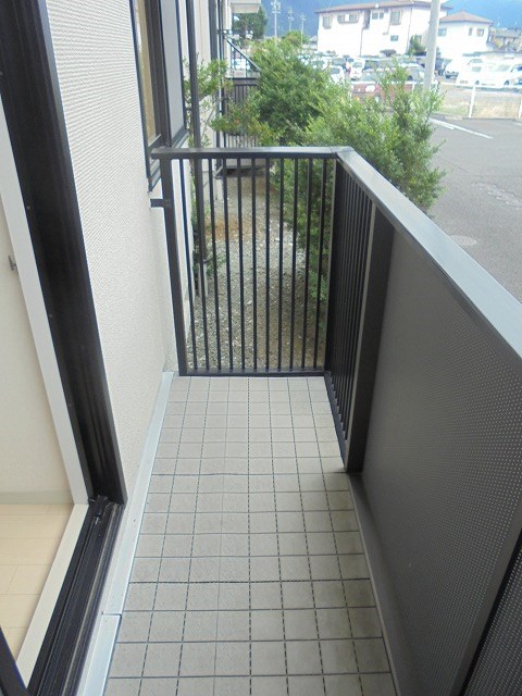 バルコニー　写真は102号室です(参考)