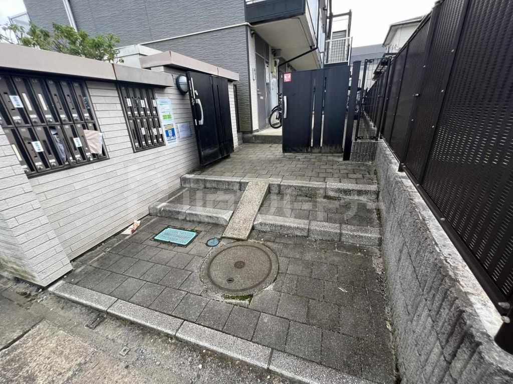 エントランス　庭