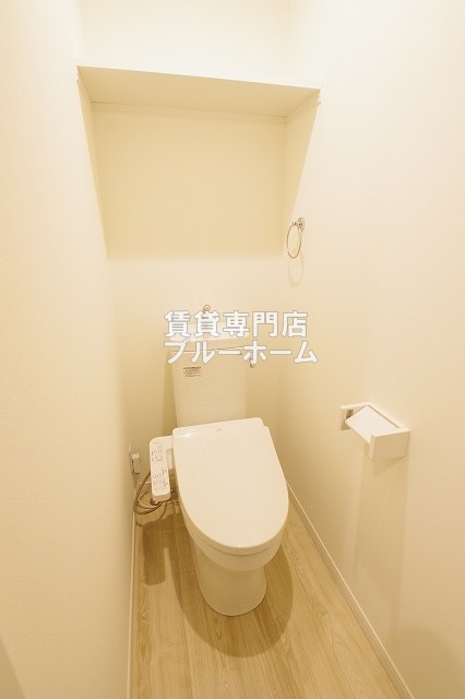 トイレ　温水洗浄便座付きのトイレです！