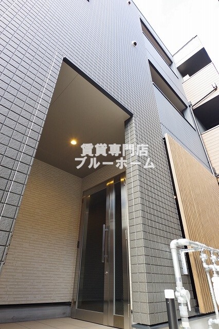 建物外観　落ち着いた色合いの外観です！