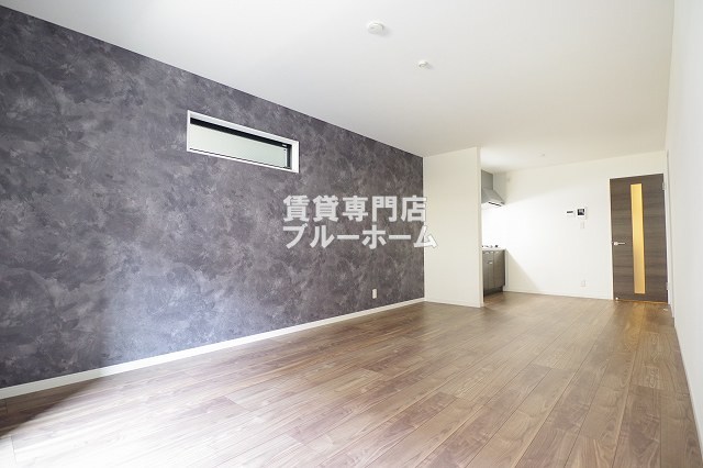 居室・リビング　14.1帖の広いリビングです！