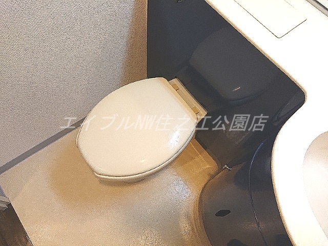 トイレ　モデルルーム撮影※実際は家具・家電無し