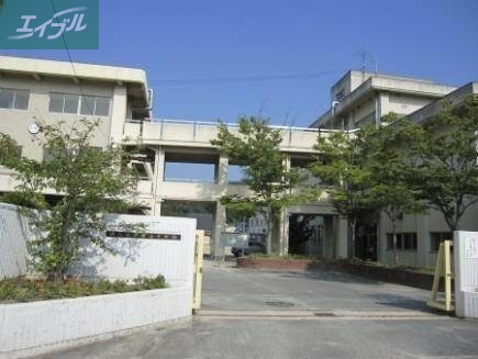 中学校　岡山市立操山中学校（中学校）まで541m