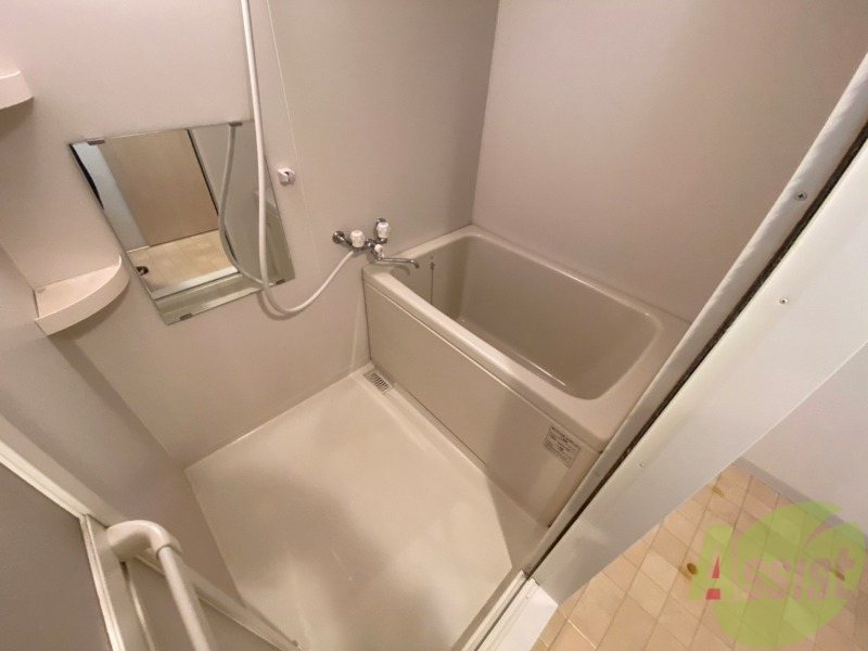 バス・シャワールーム　お風呂になります。一日の疲れを癒してくださいね。