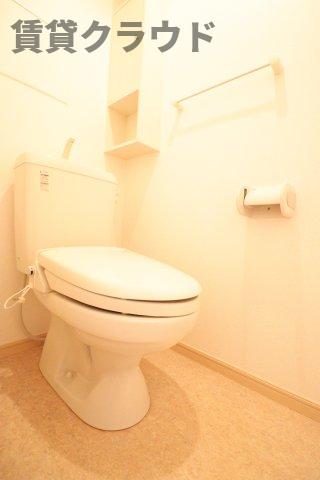 トイレ　ちょっとした収納があるのもGood♪