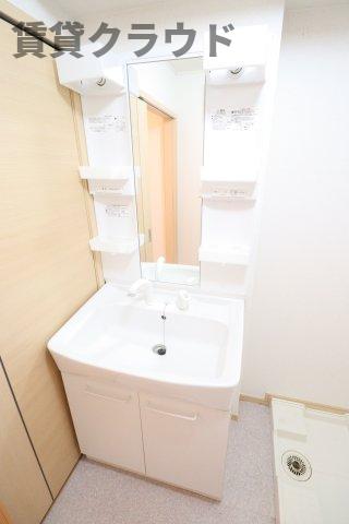 洗面設備　朝の身支度に欠かせない独立洗面台♪