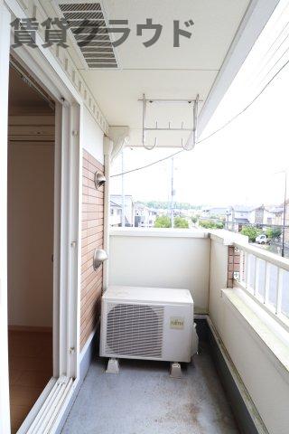 バルコニー　バルコニー付きの洋室です！