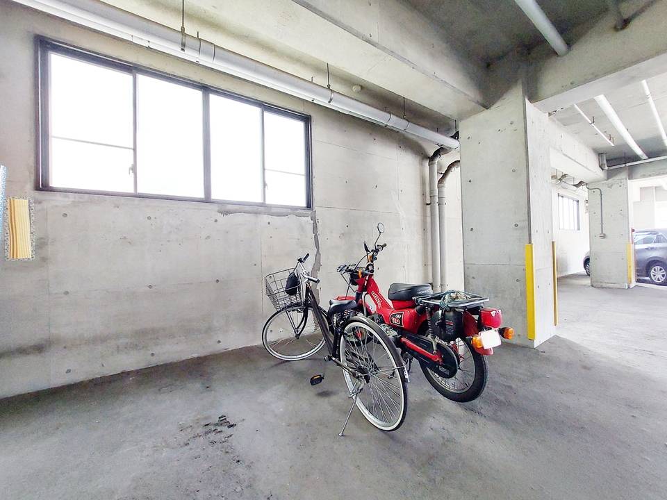 駐車場　駐輪場