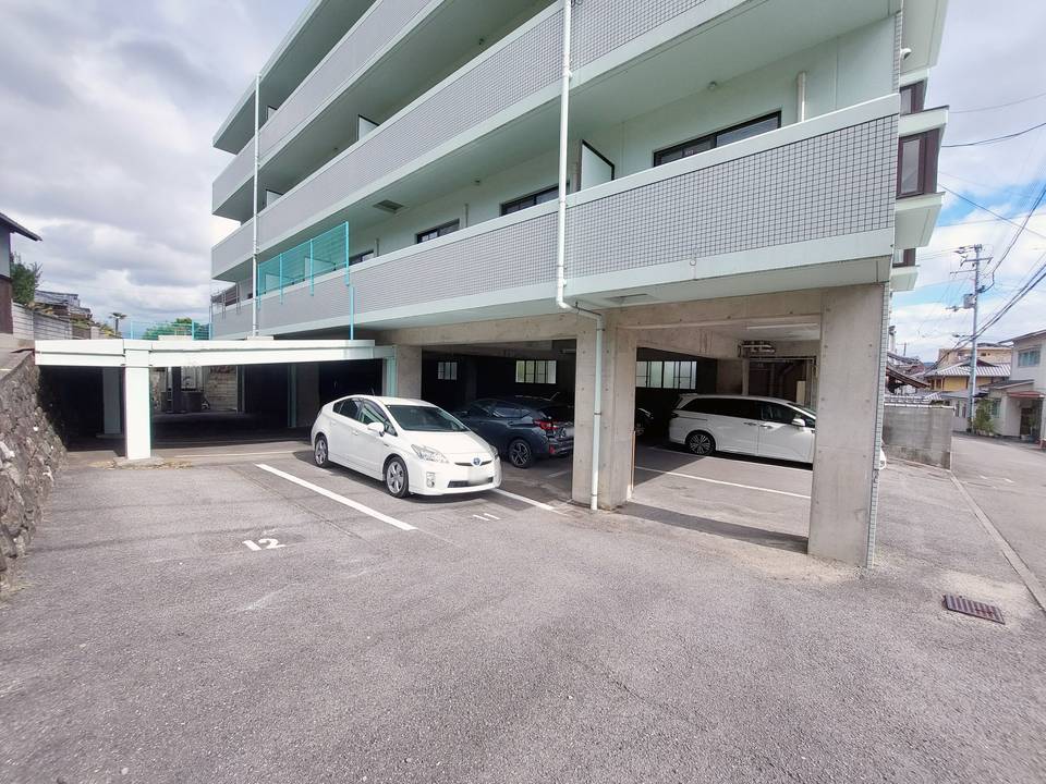 駐車場　駐車場