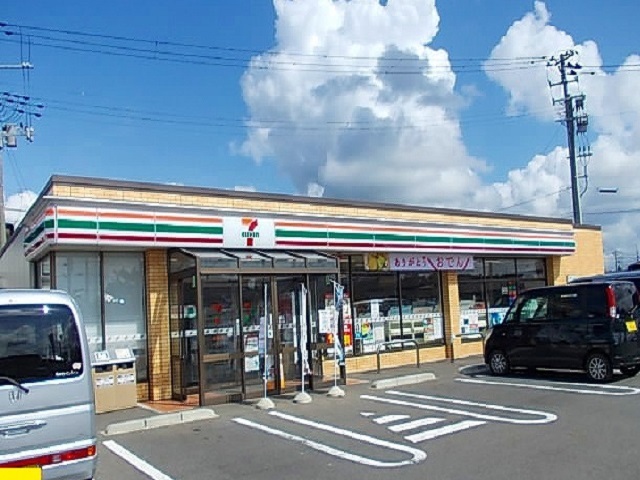 コンビニ　秋田飯島新町２丁目店（コンビニ）まで580m
