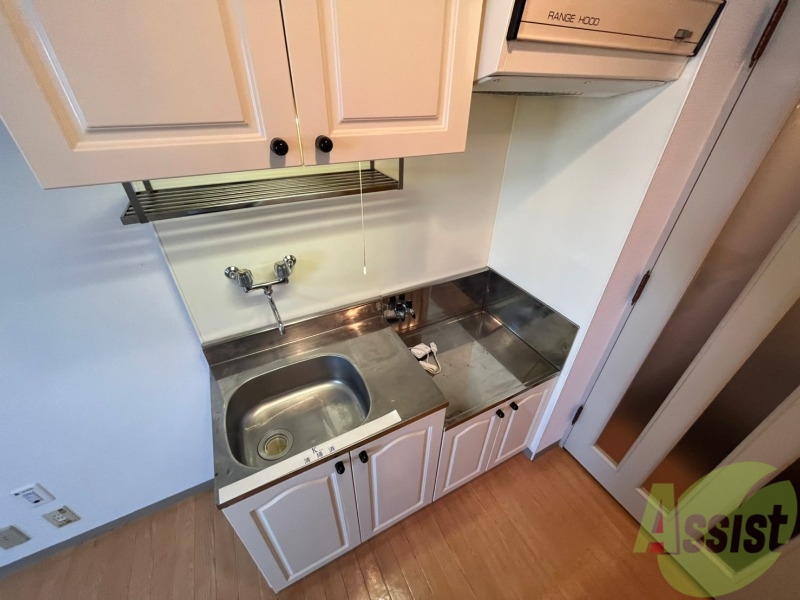 キッチン　キッチンです。ご自身でコンロを設置していただけます。