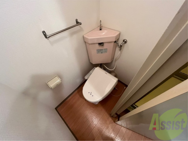 トイレ　ウォシュレット機能がついたトイレ。安心して使用できますね。