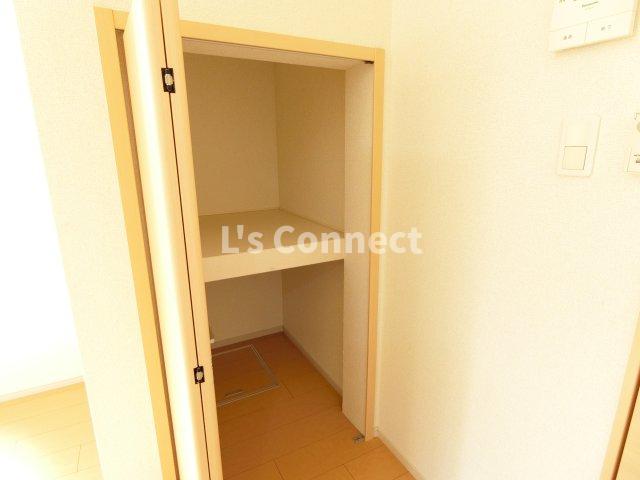 収納　奥行きのある収納スペース。