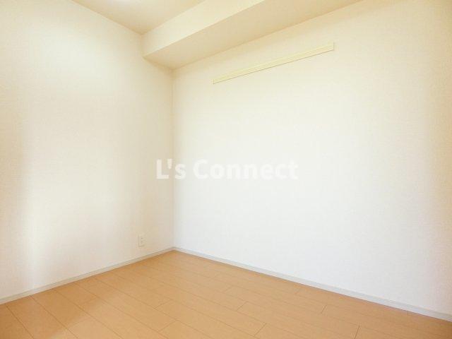 その他　３．５帖の洋室は寝室として使えます。