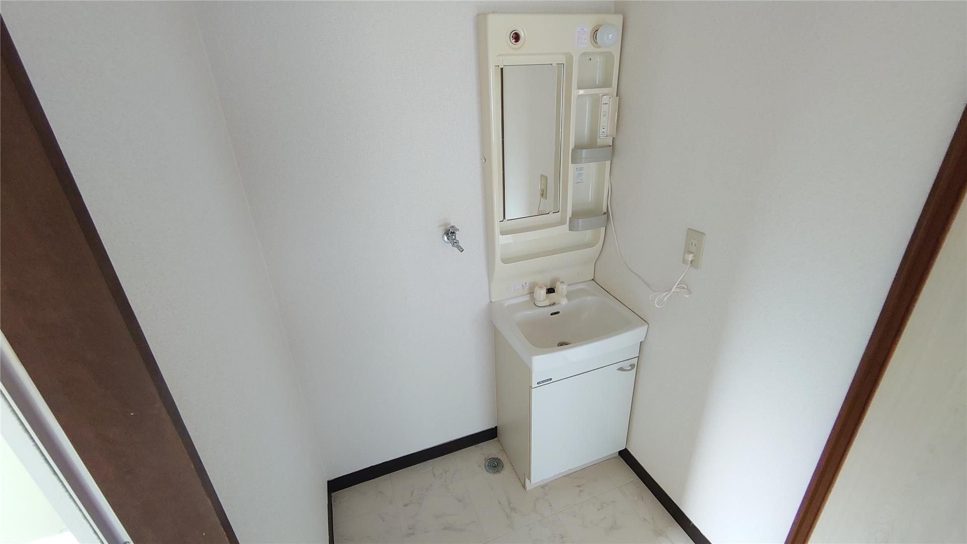 洗面設備　忙しい朝に便利な洗面化粧台♪