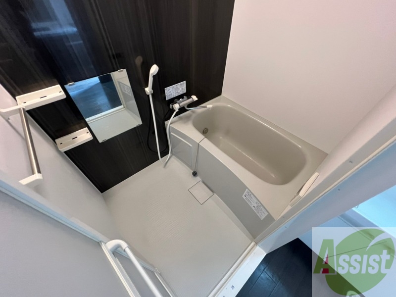 バス・シャワールーム　お風呂になります。一日の疲れを癒してくださいね。