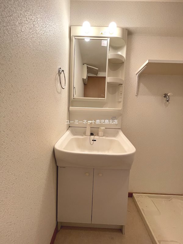 洗面設備　清掃前のお写真です