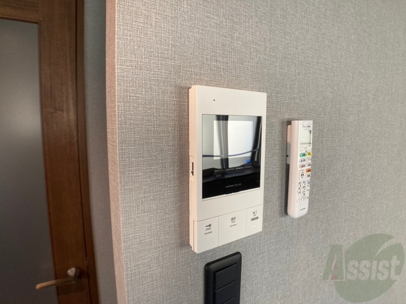 セキュリティ　ＴＶモニター付インターホンです。来客者の顔が見えるので安心！