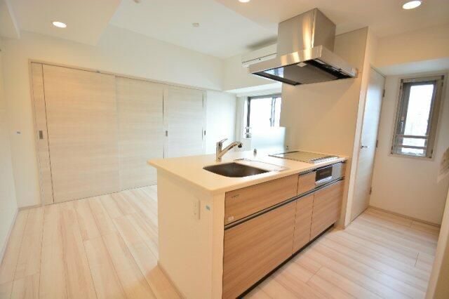 居室・リビング　こちらの居間で趣味の時間をお楽しみください