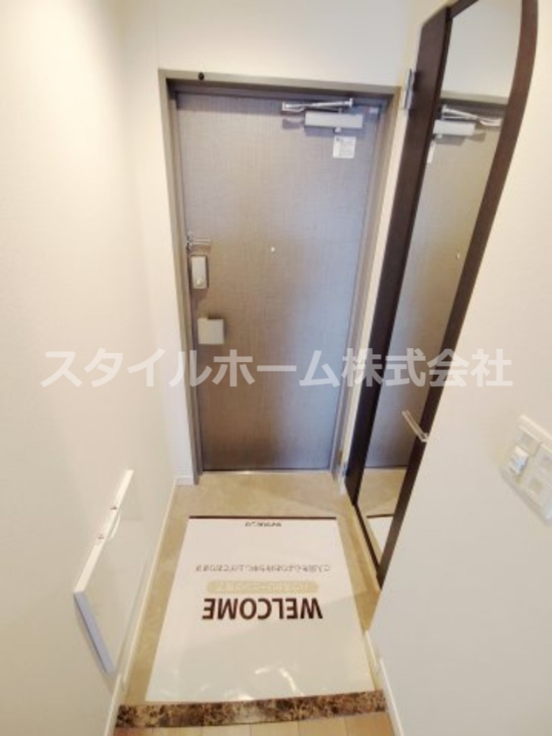 玄関　別部屋写真です。