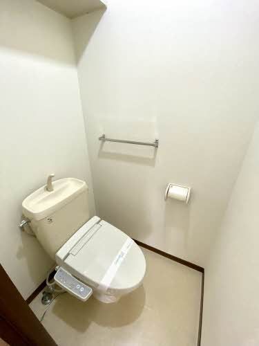 トイレ　温水洗浄便座