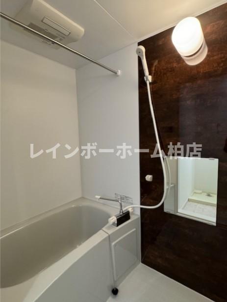 バス・シャワールーム　お風呂で日々の疲れを落としましょう