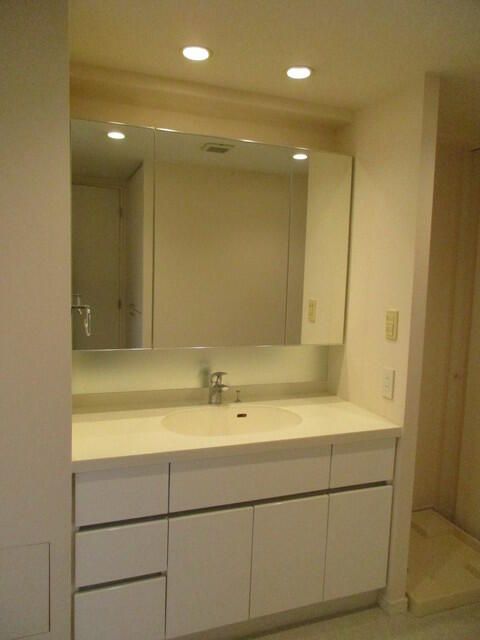 洗面設備　脱衣スペースもあります