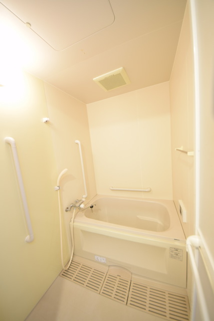 バス・シャワールーム　～疲れもさっぱり～