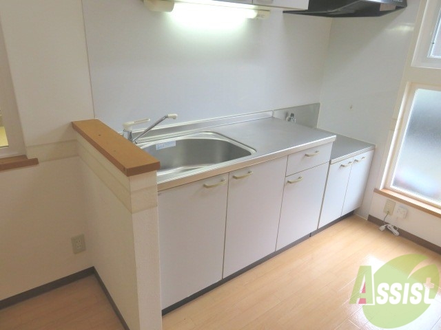 キッチン　キッチンんはこんな感じです。広くて使いやすそうです。