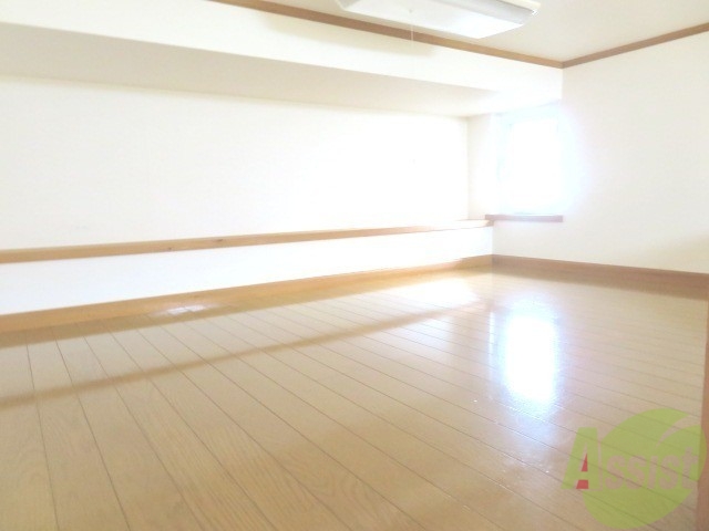 その他部屋・スペース　ロフトは白を基調としていて、部屋が明るく感じます。