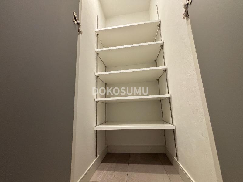 玄関　住まいの顔として相応しい、気品とゆとりのあるエントランス。