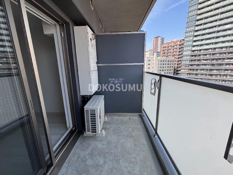 バルコニー　心地よい風と光を感じる、暮らしの楽しみが広がる場所。