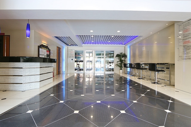 エントランス　まるでホテルのような豪華なエントランスです