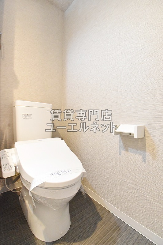 トイレ　温水洗浄便座付き