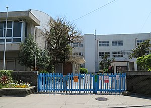 小学校　西宮市立甲陽園小学校（小学校）まで574m