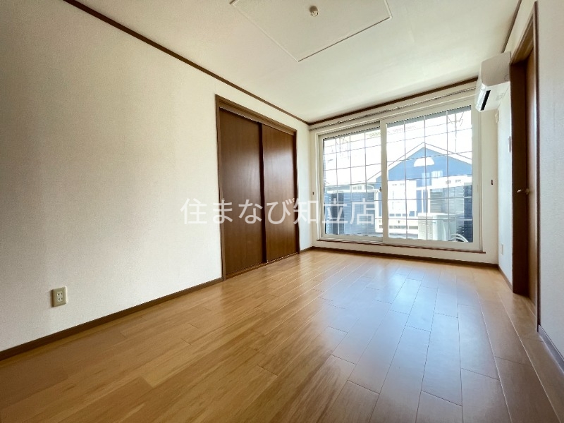 居室・リビング　同型別部屋写真