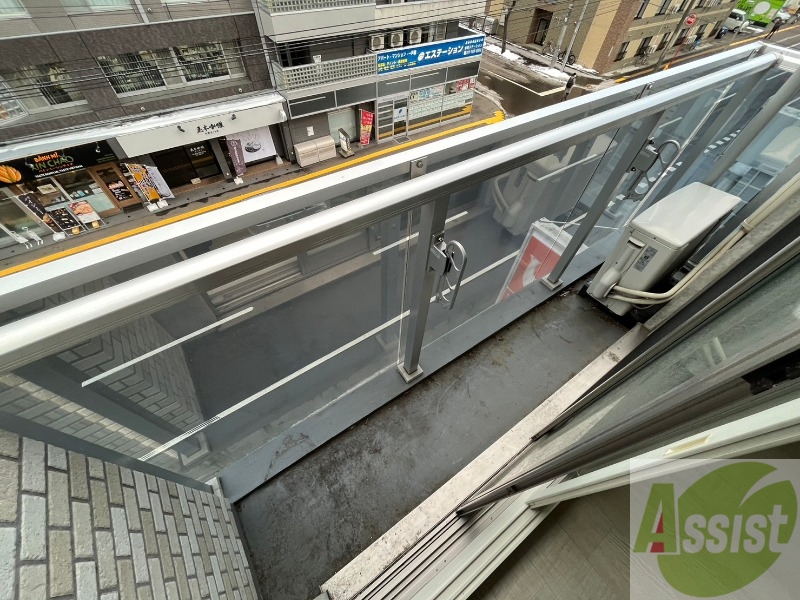 バルコニー　バルコニーです。洗濯物を干したり一息ついたりできますね！