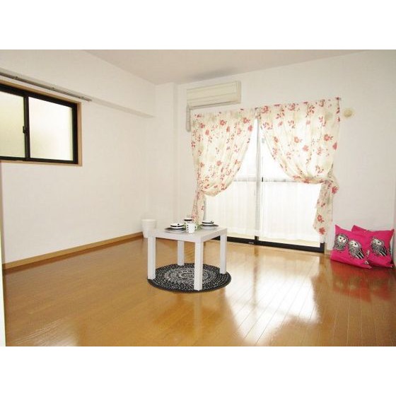 居室・リビング　別部屋参考写真（備品は付いておりません）