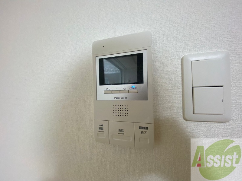 セキュリティ　ＴＶモニター付インターホンです。来客者の顔が見えるので安心！