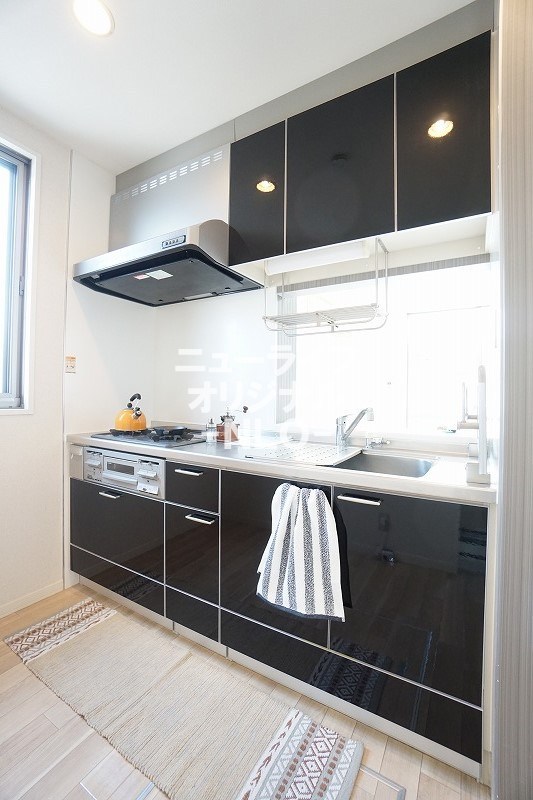 キッチン　ビルトイン3口グリル付コンロのシステムキッチン