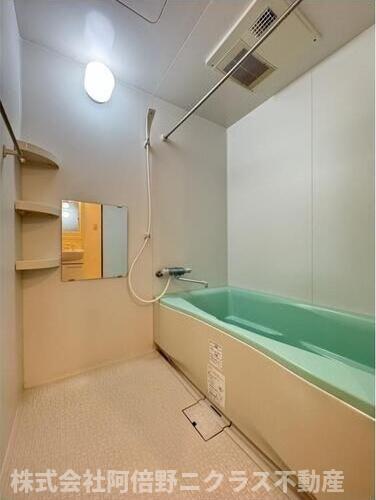 バス・シャワールーム　内装は別部屋の参考写真です。