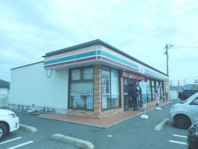コンビニ　セブンイレブン（コンビニ）まで3052m